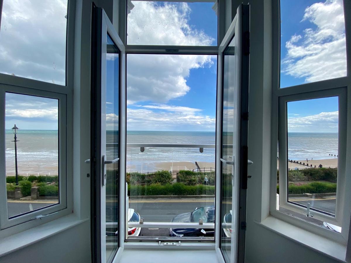Bridlington Bay Apartments Екстер'єр фото