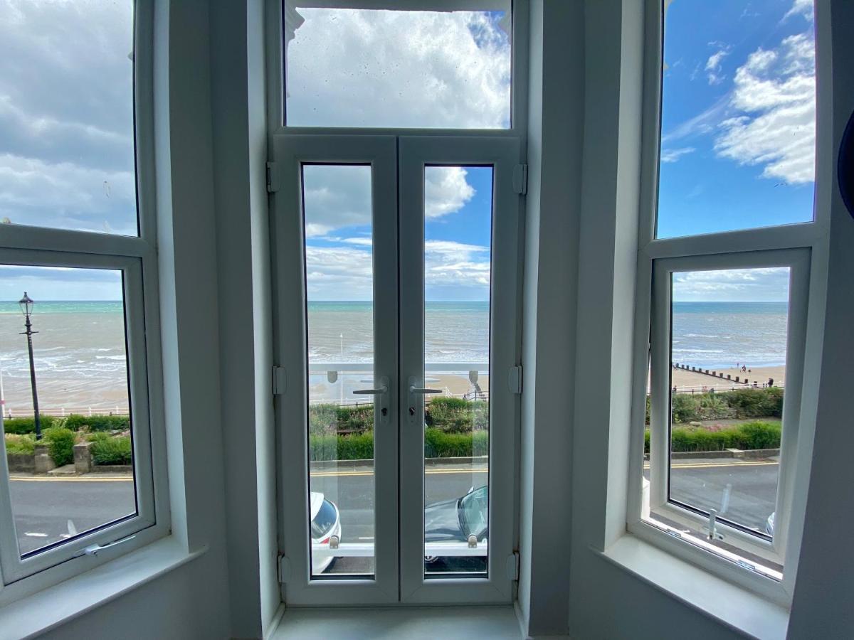Bridlington Bay Apartments Екстер'єр фото